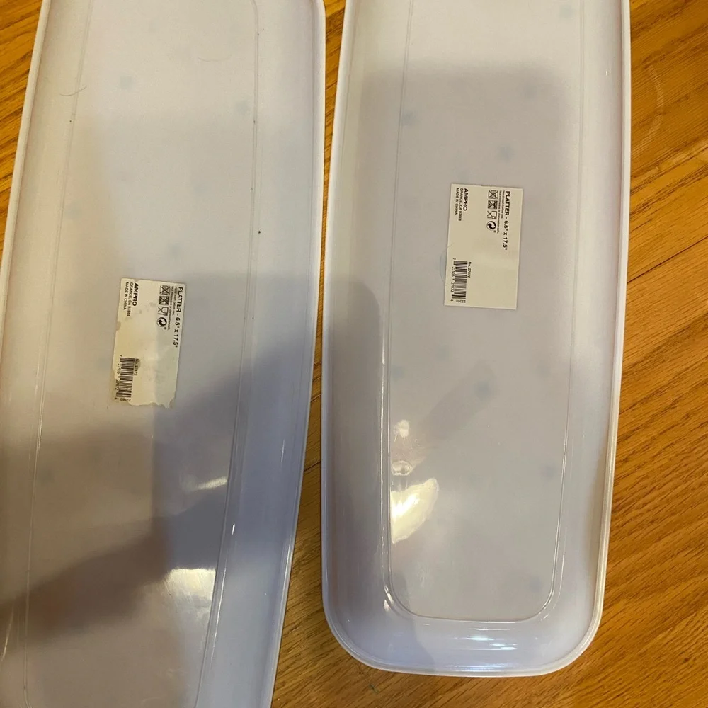 Serving dishes x2 ideal for a cook out